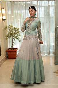 Aashrita Hotri Poses with Designer Jewellery, HD Gallery