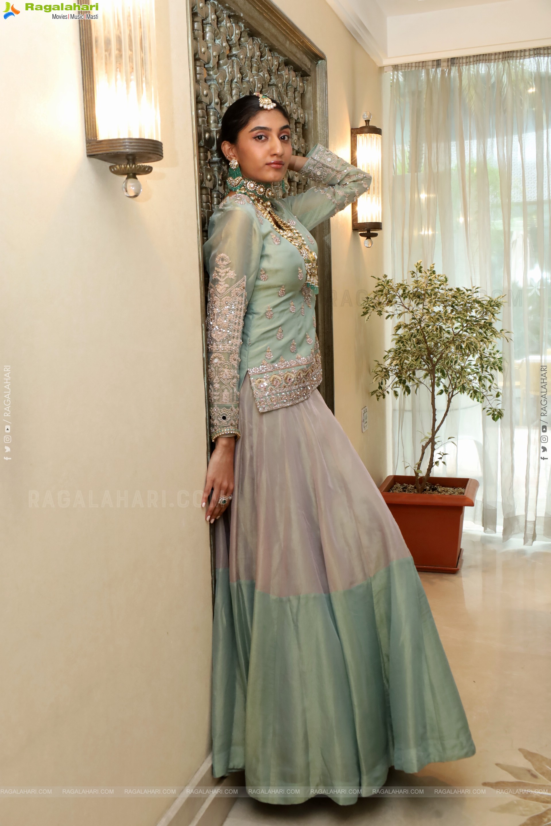 Aashrita Hotri Poses with Designer Jewellery, HD Gallery