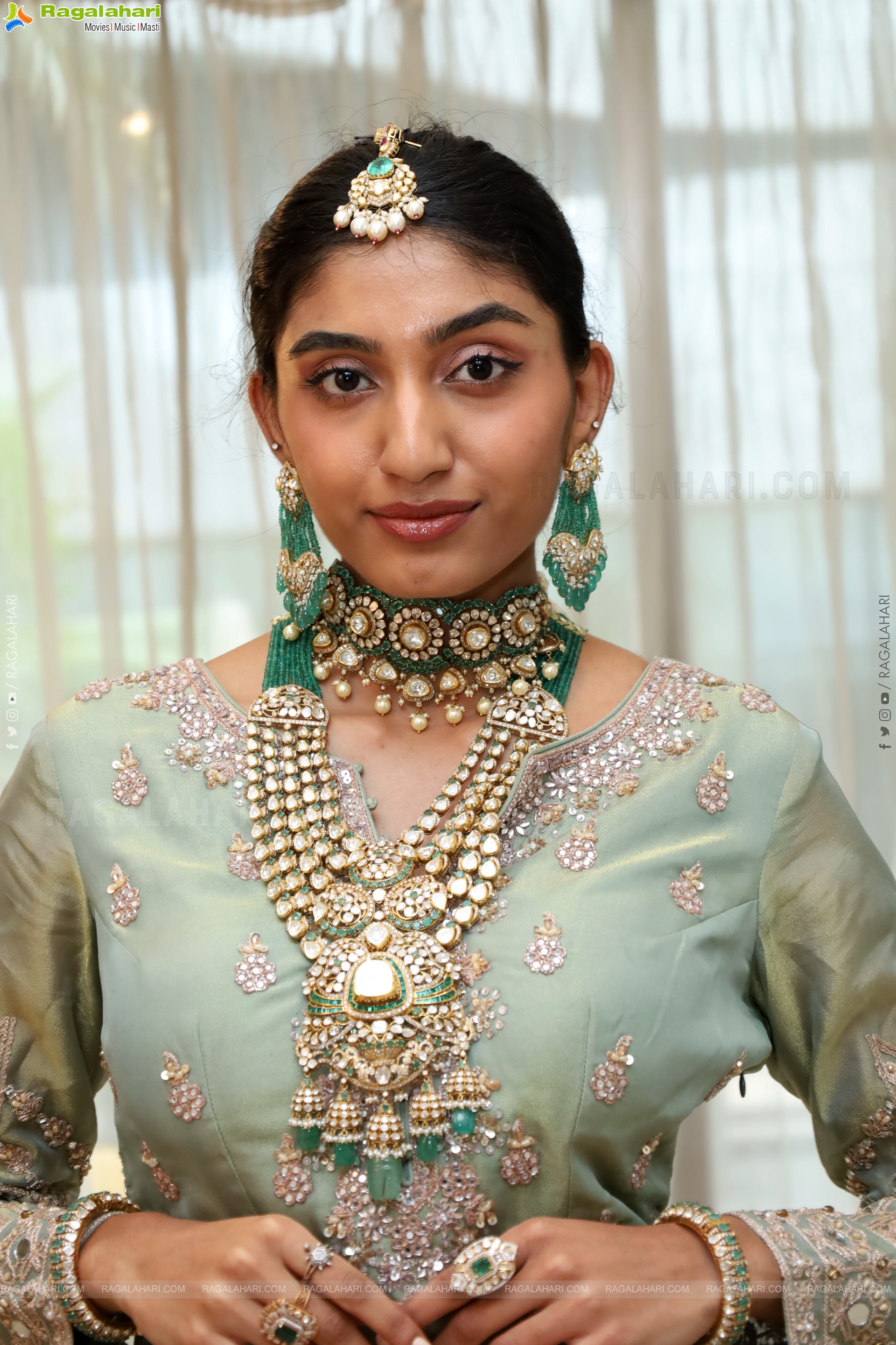 Aashrita Hotri Poses with Designer Jewellery, HD Gallery