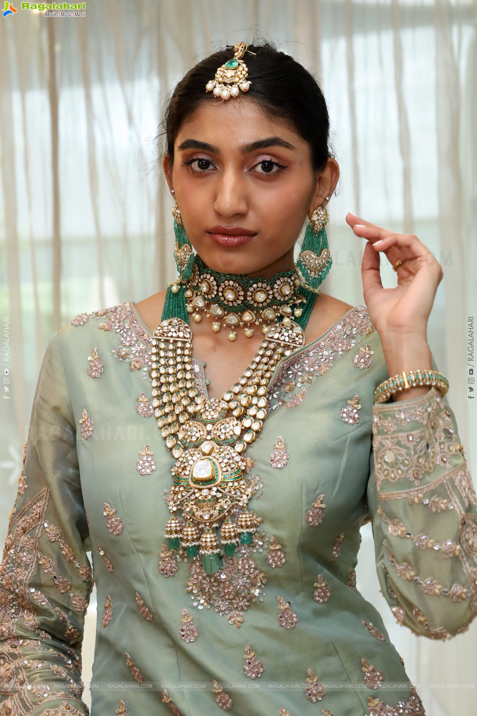 Aashrita Hotri Poses with Designer Jewellery, HD Gallery