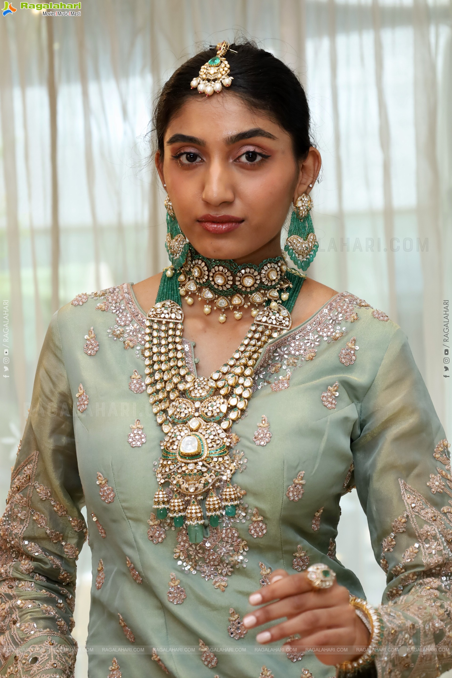 Aashrita Hotri Poses with Designer Jewellery, HD Gallery