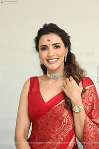 Akshara Gowda at Hailesso Movie Launch, HD Gallery