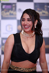 Daksha Nagarkar at Gama Awards 2025, HD Gallery