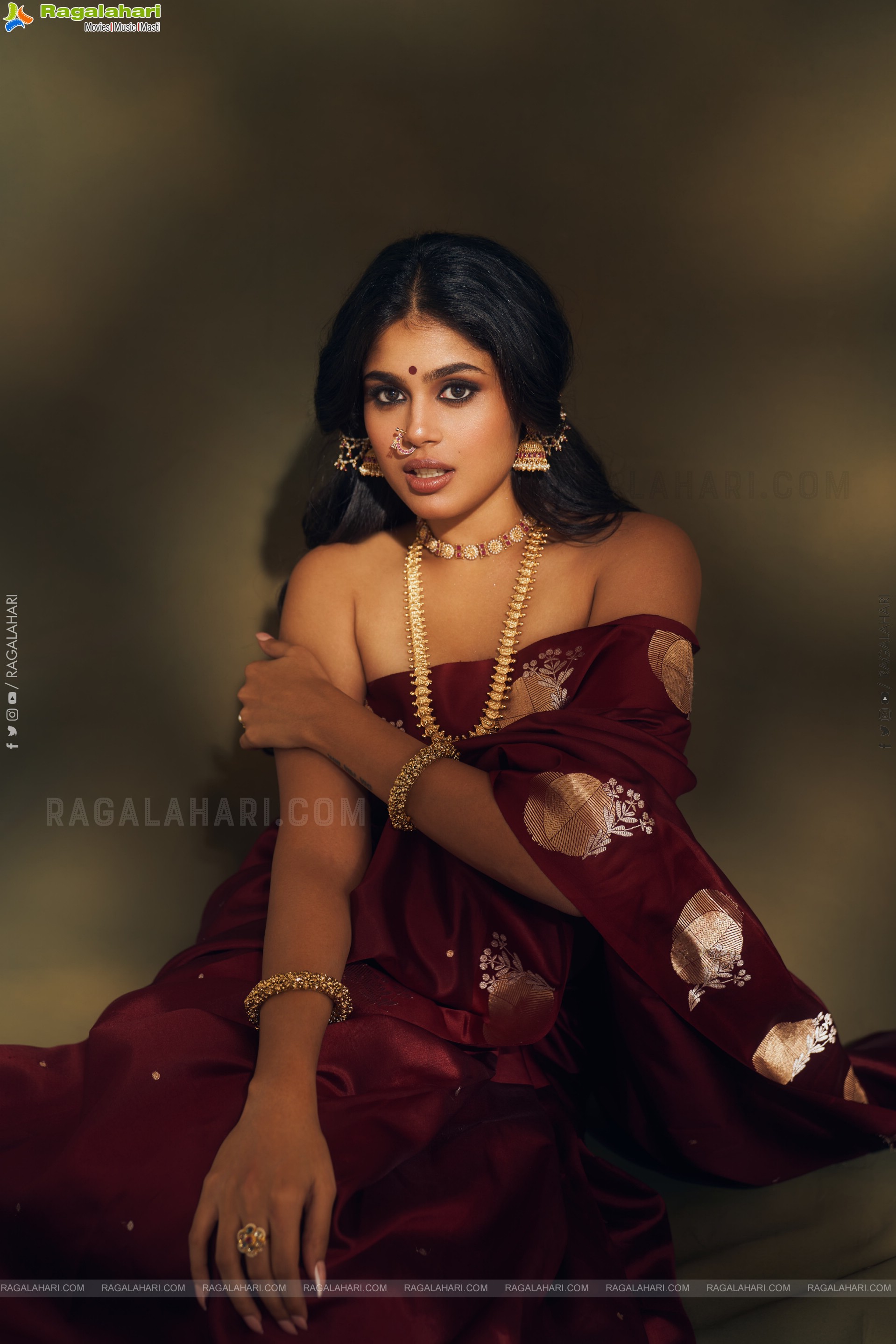 Faria Abdullah Glamorous Photoshoot Stills, HD Gallery