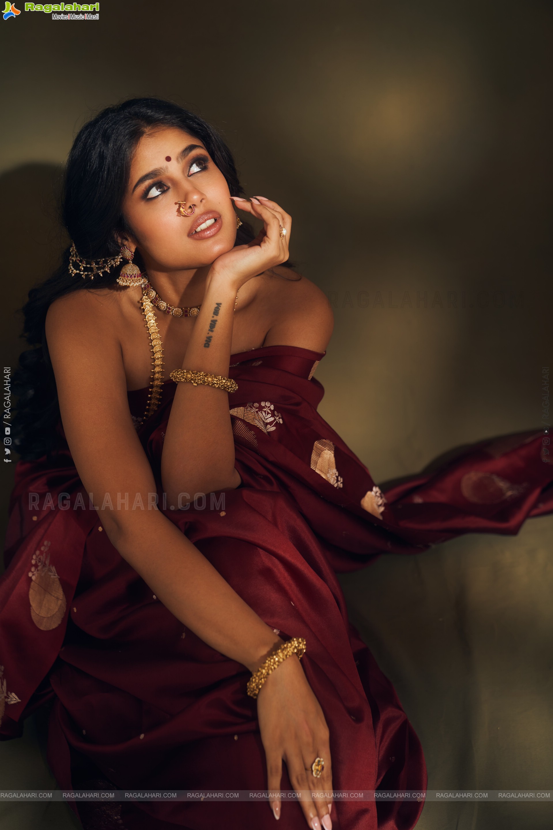 Faria Abdullah Glamorous Photoshoot Stills, HD Gallery