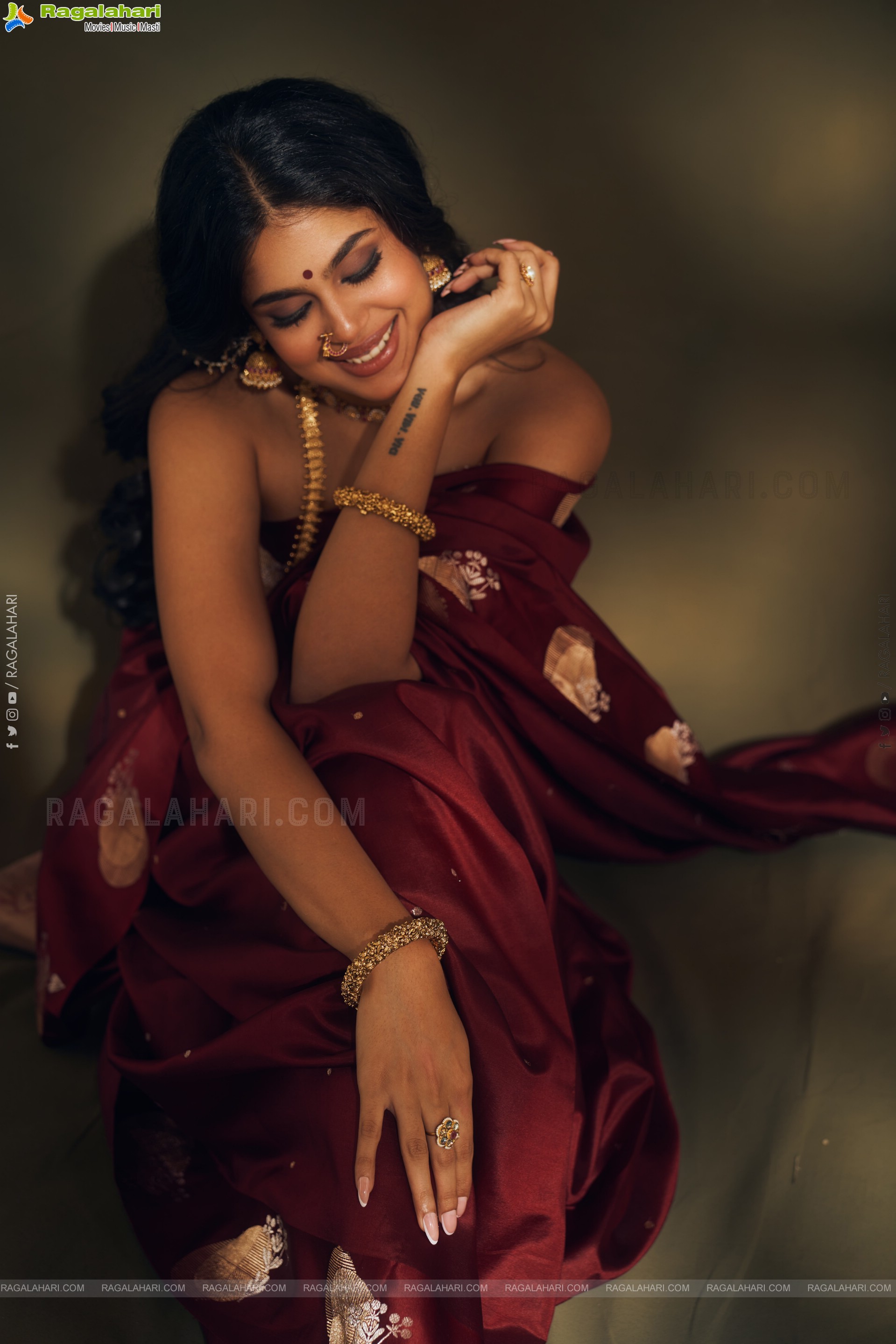 Faria Abdullah Glamorous Photoshoot Stills, HD Gallery