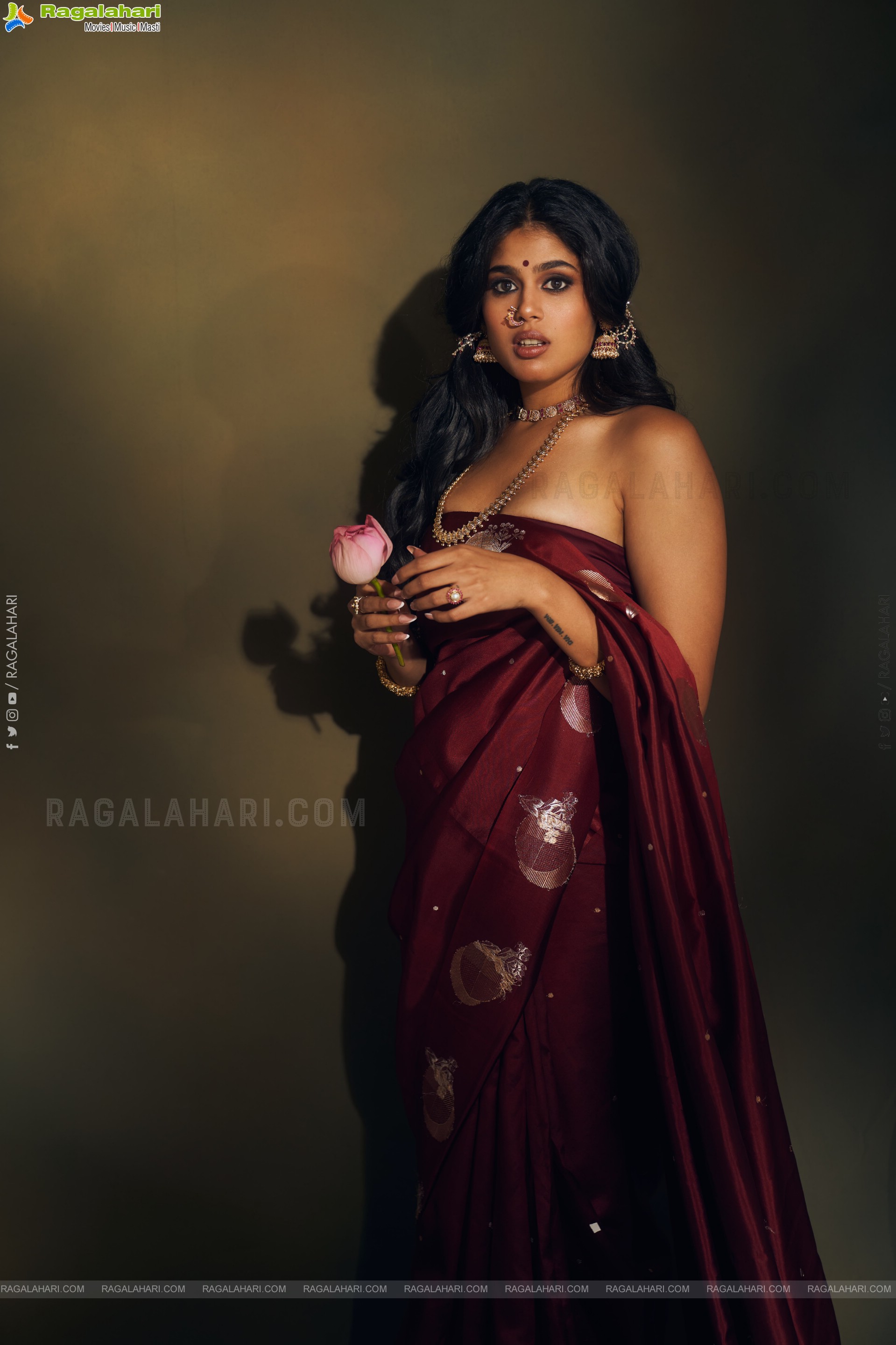 Faria Abdullah Glamorous Photoshoot Stills, HD Gallery