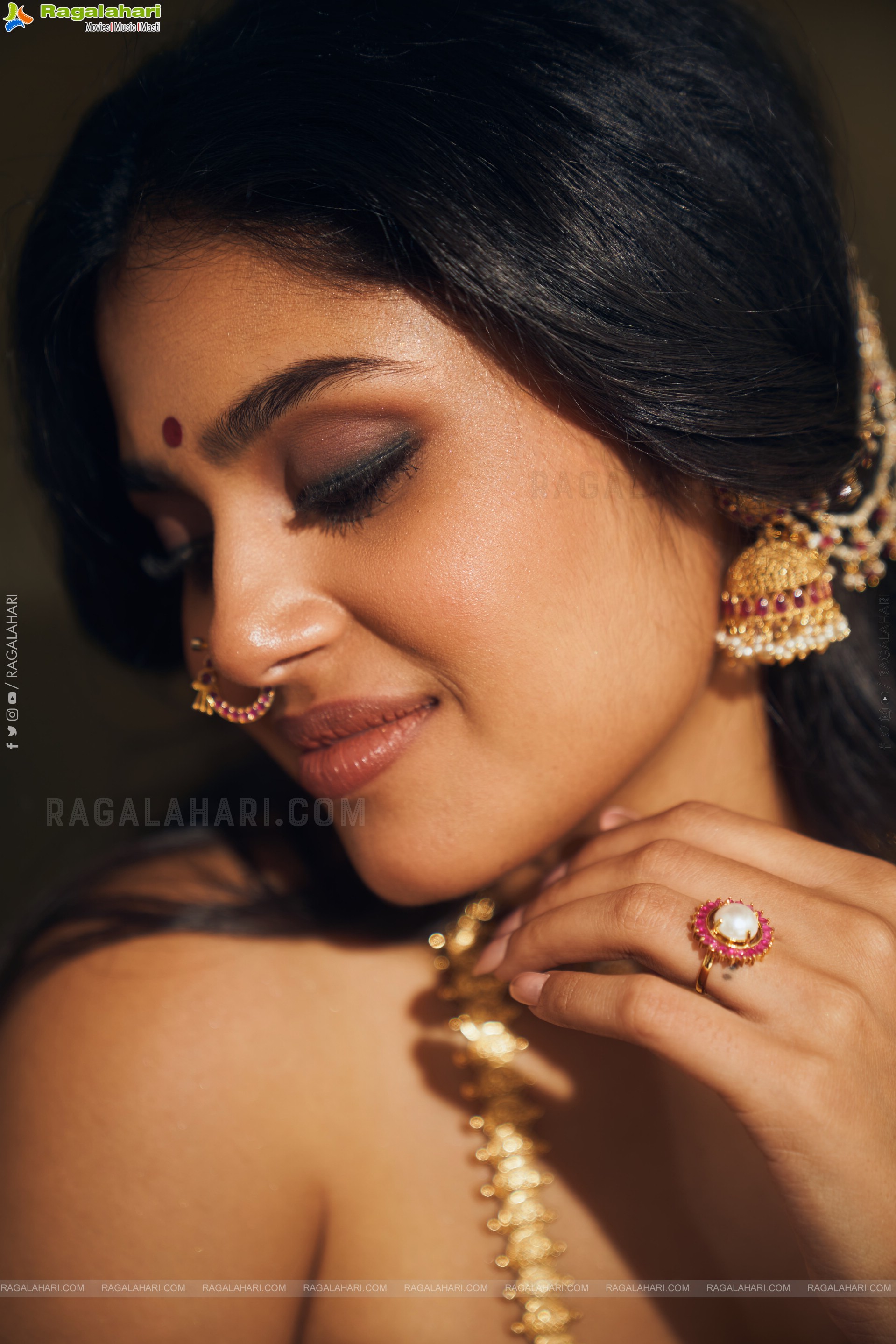 Faria Abdullah Glamorous Photoshoot Stills, HD Gallery