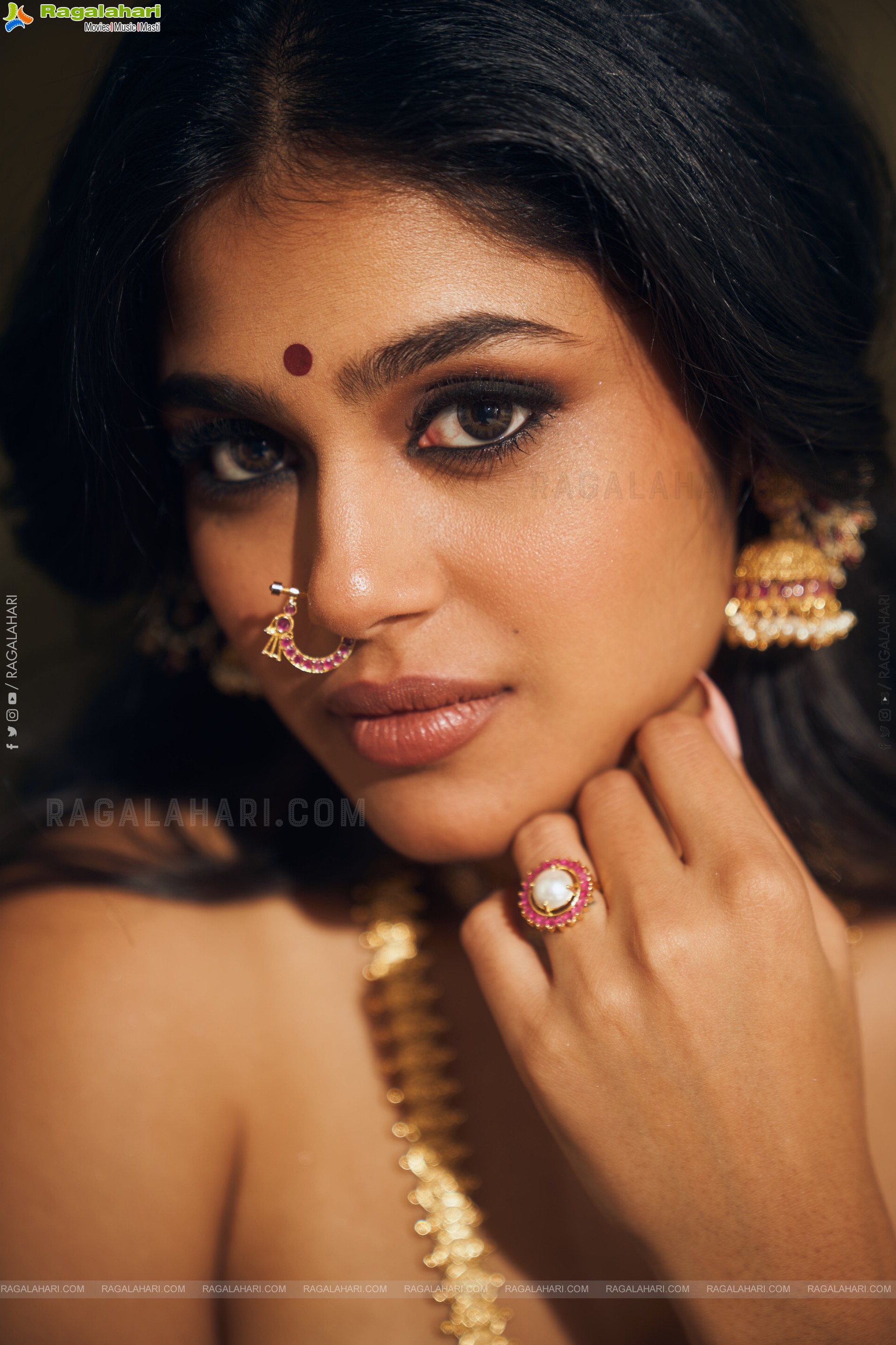 Faria Abdullah Glamorous Photoshoot Stills, HD Gallery