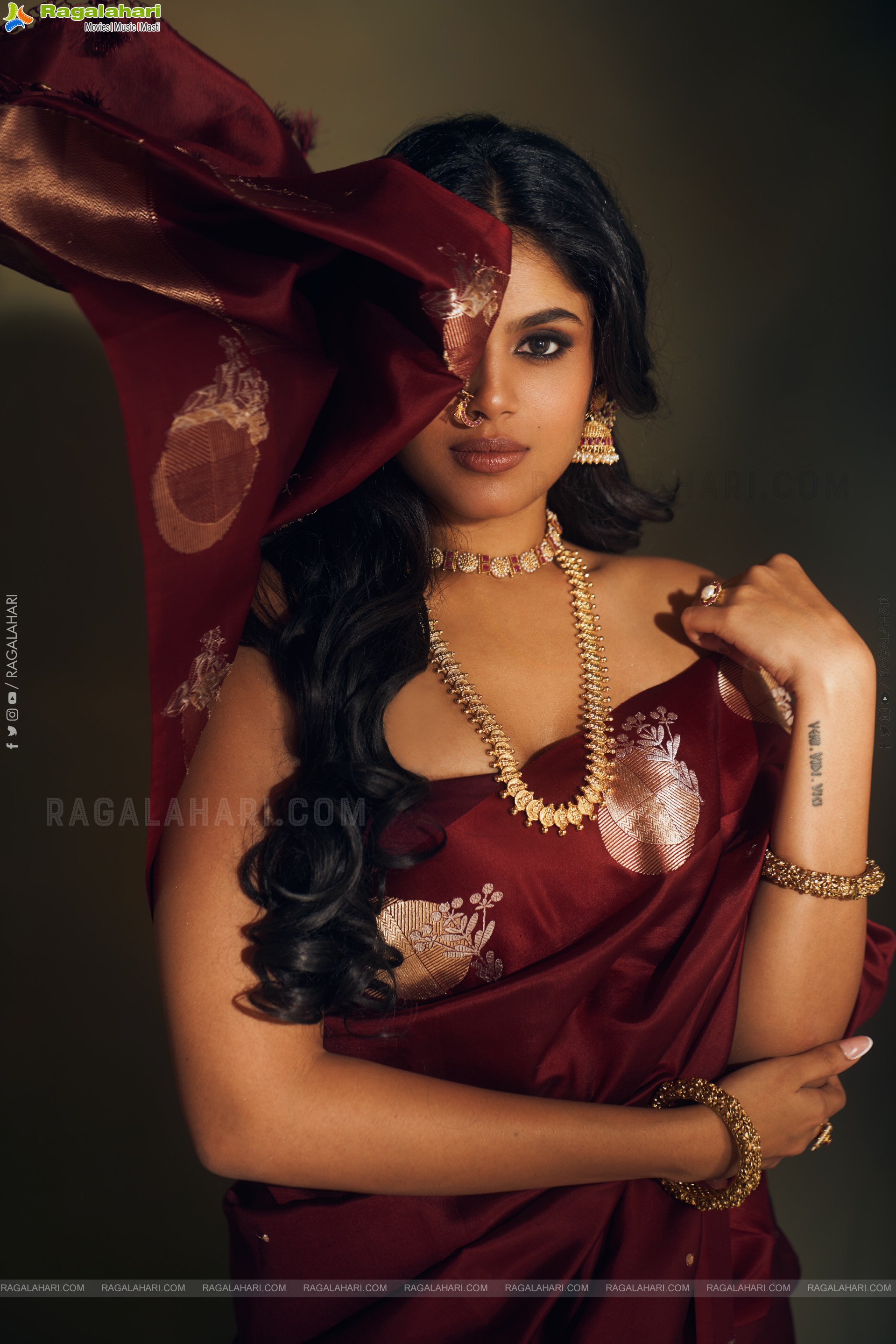 Faria Abdullah Glamorous Photoshoot Stills, HD Gallery