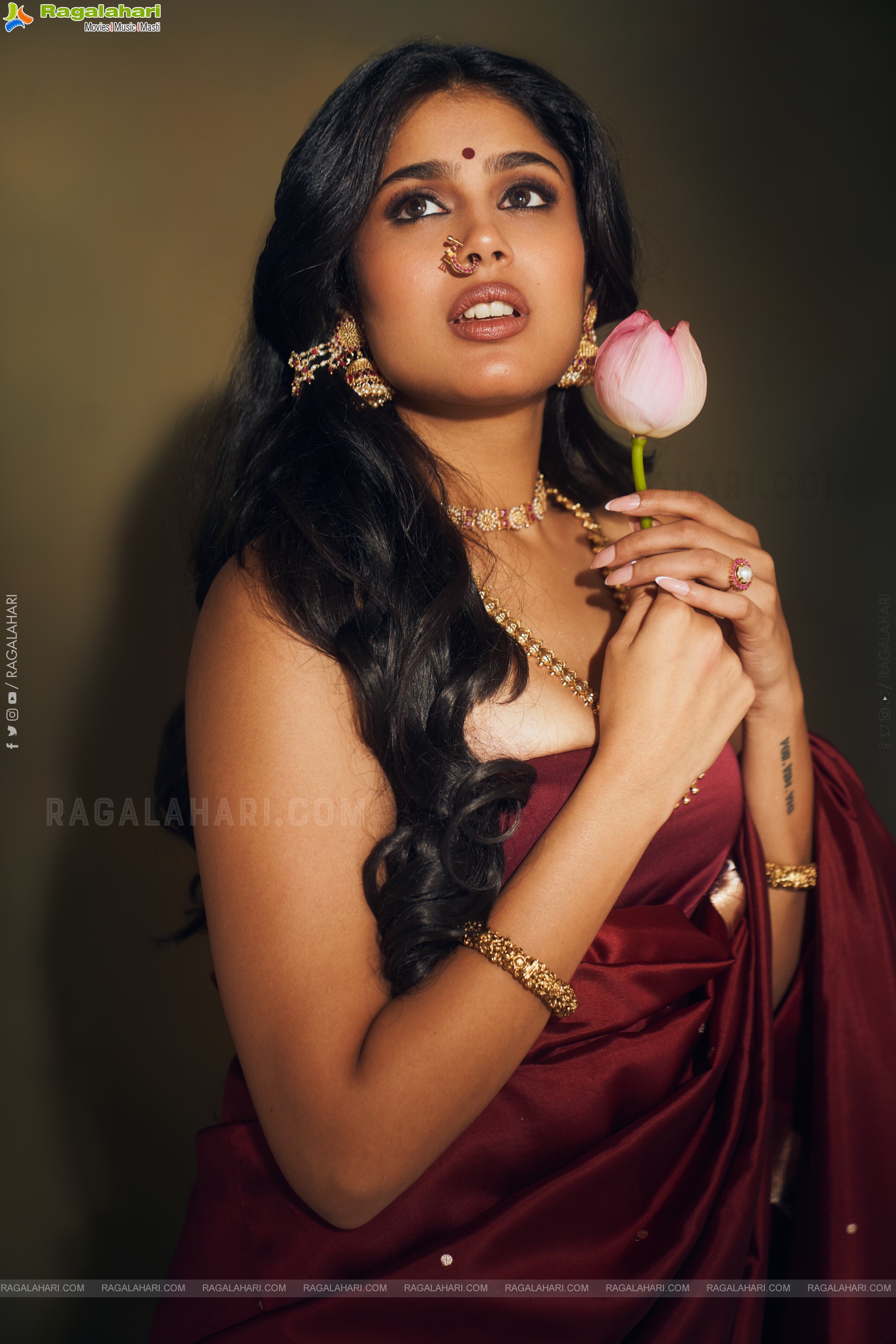 Faria Abdullah Glamorous Photoshoot Stills, HD Gallery
