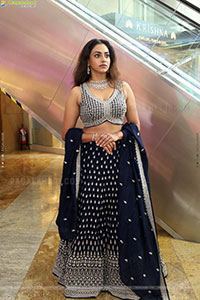 Kamakshi Bhaskarla at Hi Life Exclusive Special Exhibition