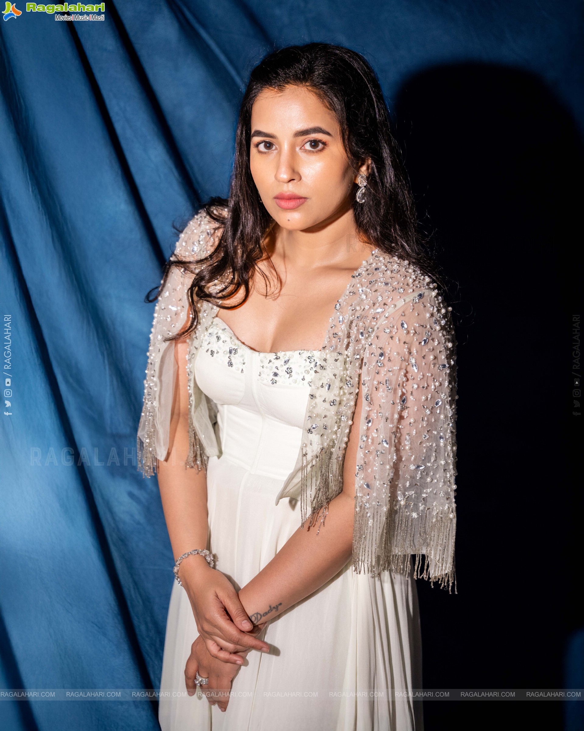 Komalee Prasad Photoshoot stills in White Dress, HD Gallery
