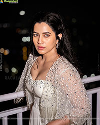 Komalee Prasad Photoshoot stills in White Dress, HD Gallery