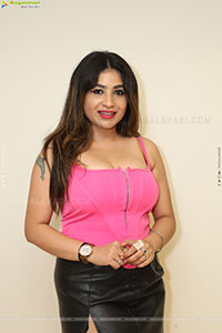 Madhulagna Das Glam Photoshoot Stills, HD Gallery 
