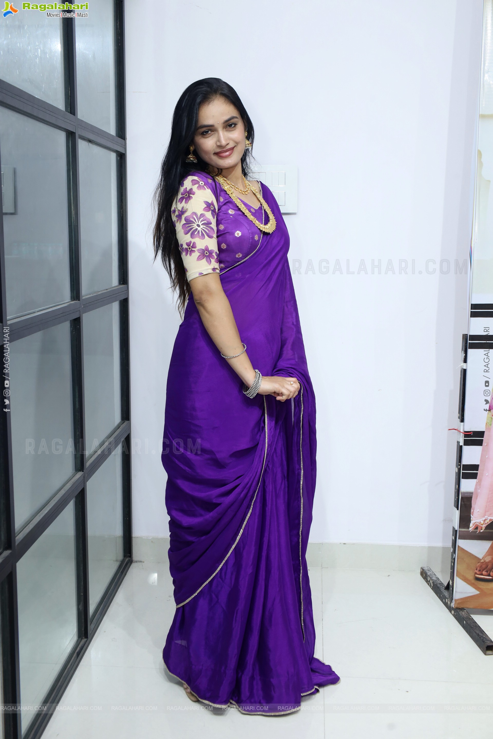 Manu Malleshwari at Hi Life Curtain Raiser Event, HD Gallery
