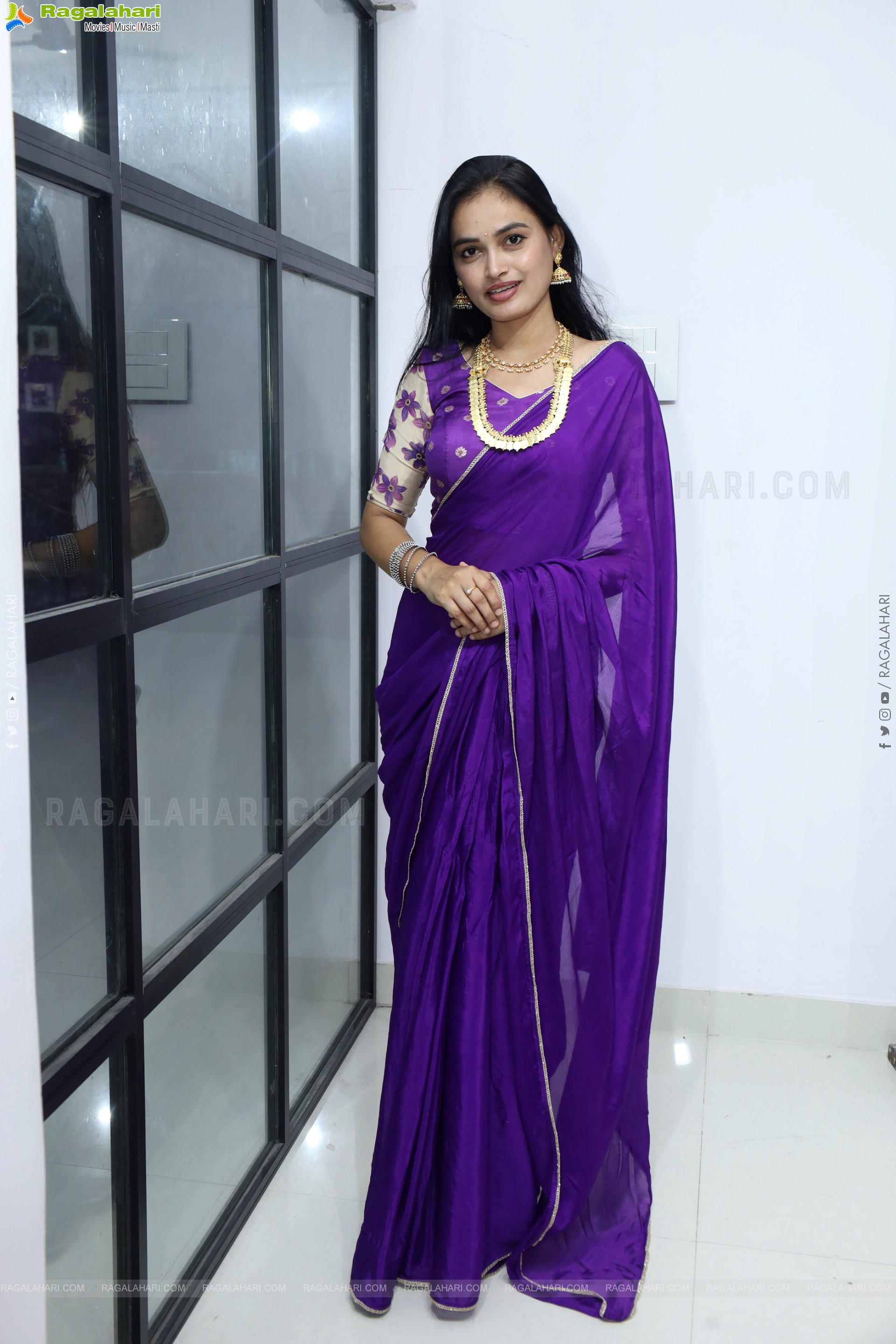 Manu Malleshwari at Hi Life Curtain Raiser Event, HD Gallery