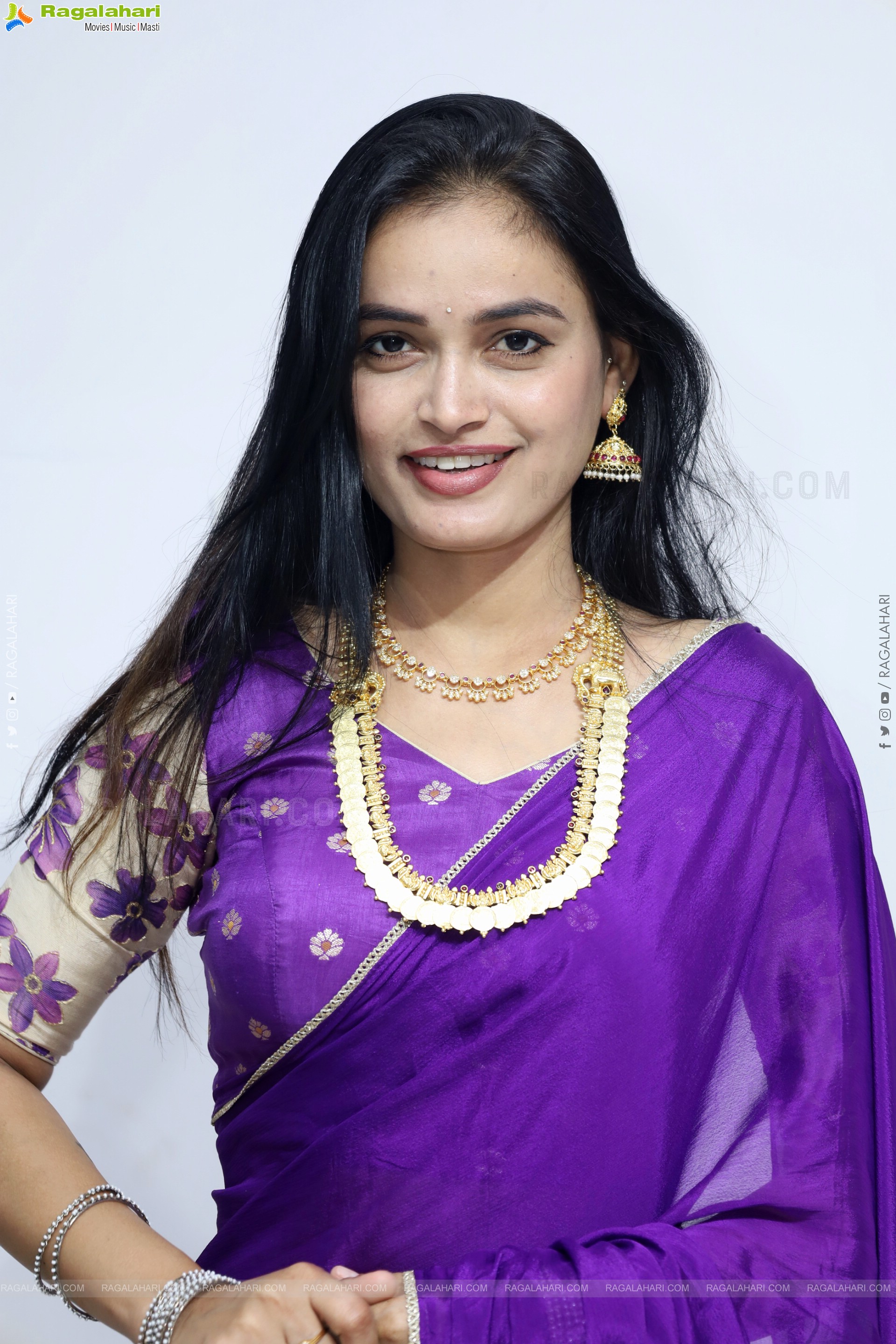 Manu Malleshwari at Hi Life Curtain Raiser Event, HD Gallery