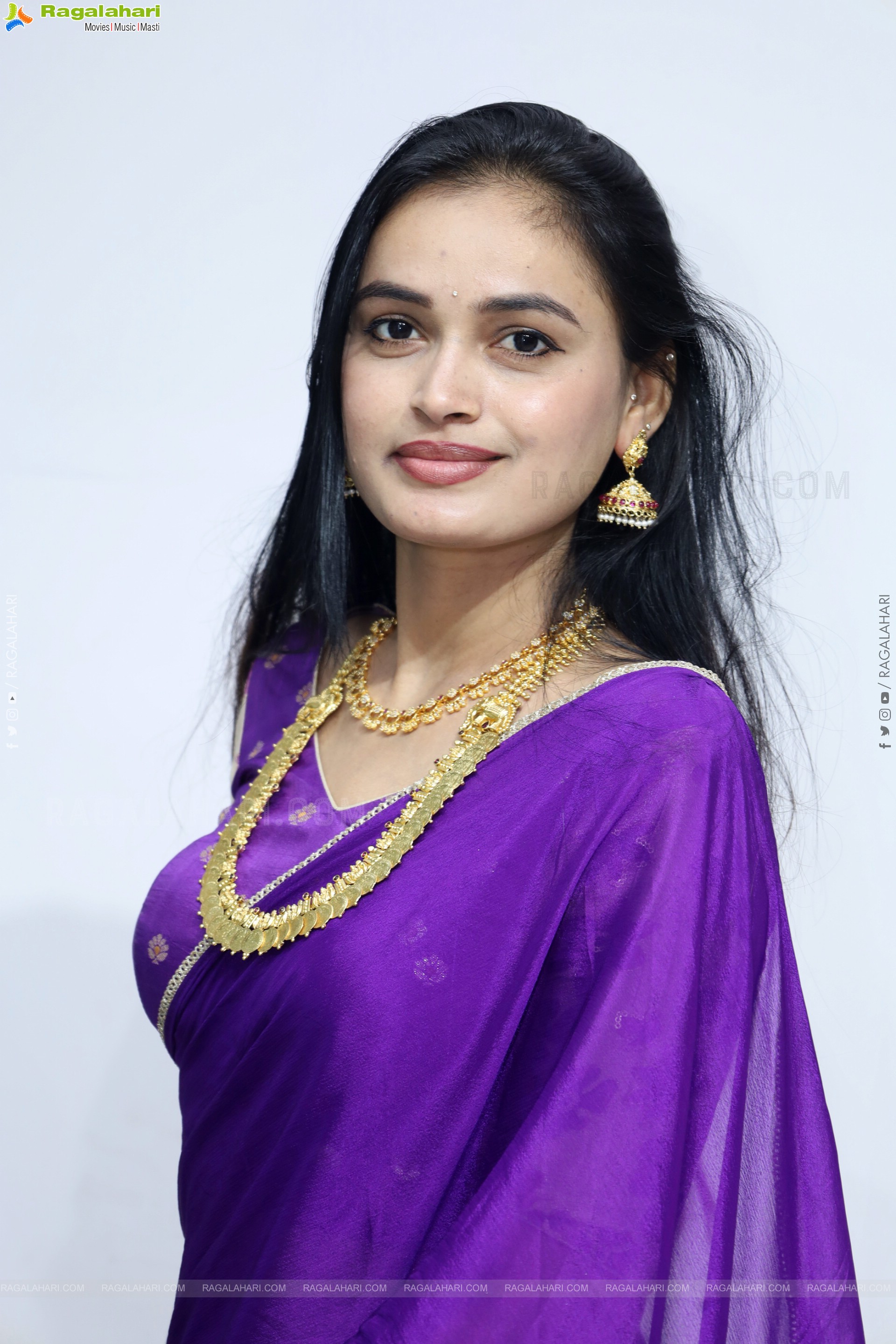 Manu Malleshwari at Hi Life Curtain Raiser Event, HD Gallery