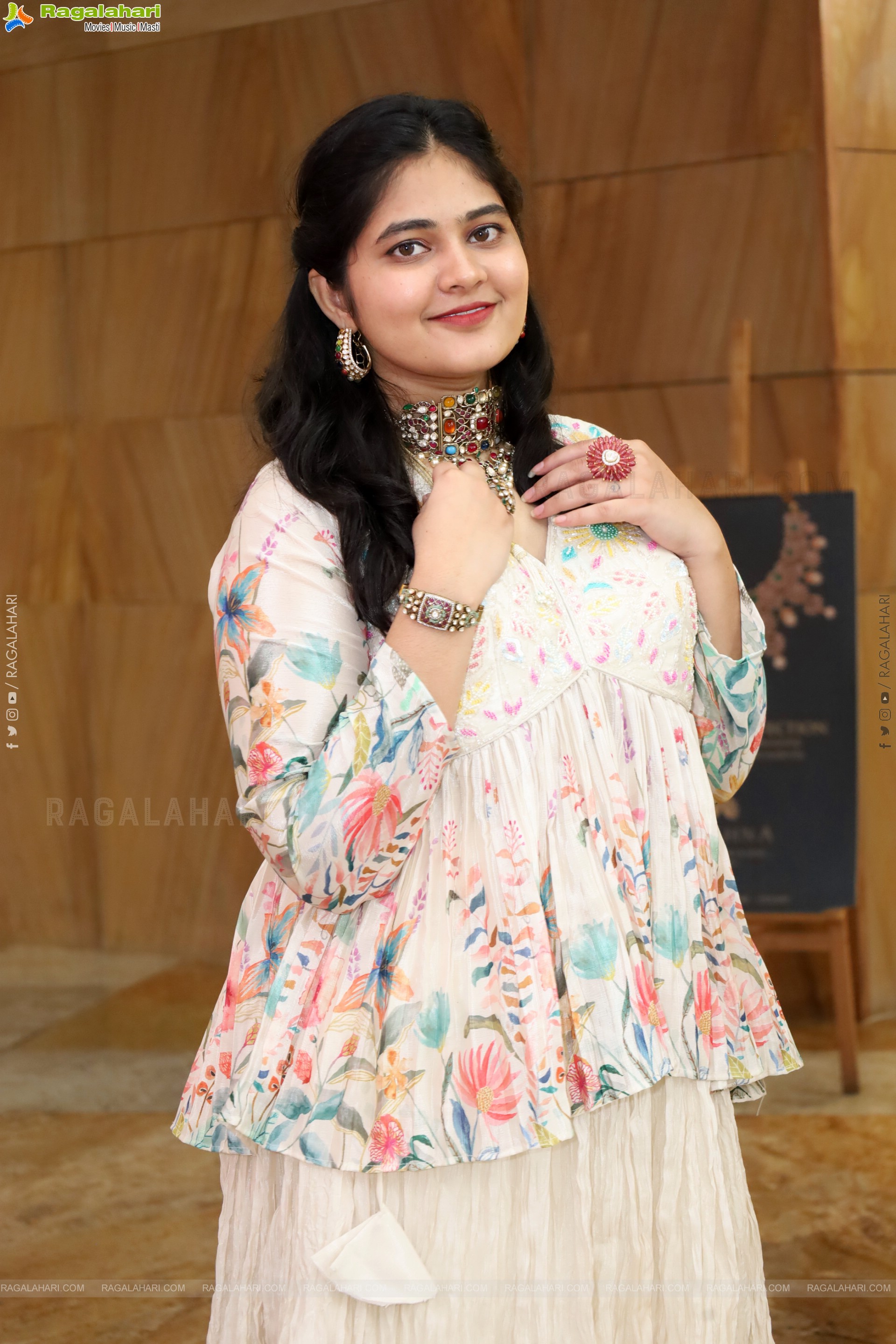 Milky Madhu Latest Stills, HD Photo Gallery