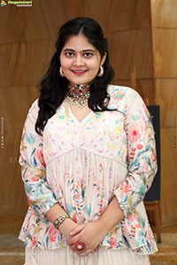 Milky Madhu Latest Stills, HD Photo Gallery