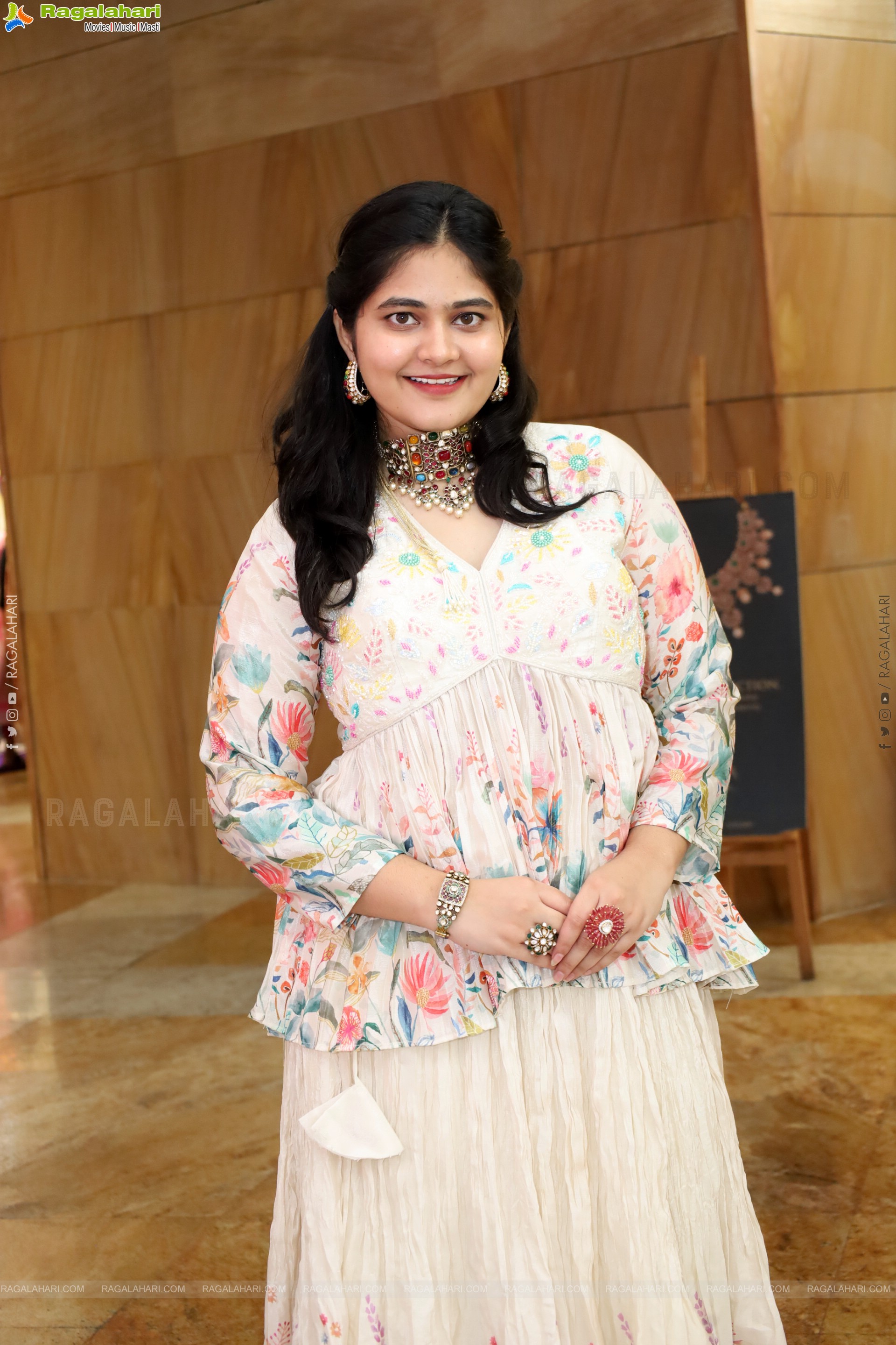 Milky Madhu Latest Stills, HD Photo Gallery