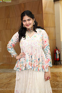 Milky Madhu Latest Stills, HD Photo Gallery