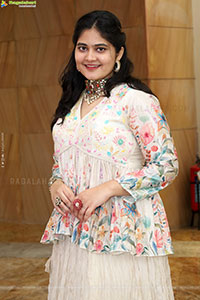 Milky Madhu Latest Stills, HD Photo Gallery