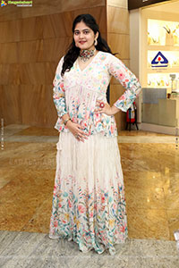 Milky Madhu Latest Stills, HD Photo Gallery