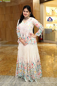 Milky Madhu Latest Stills, HD Photo Gallery