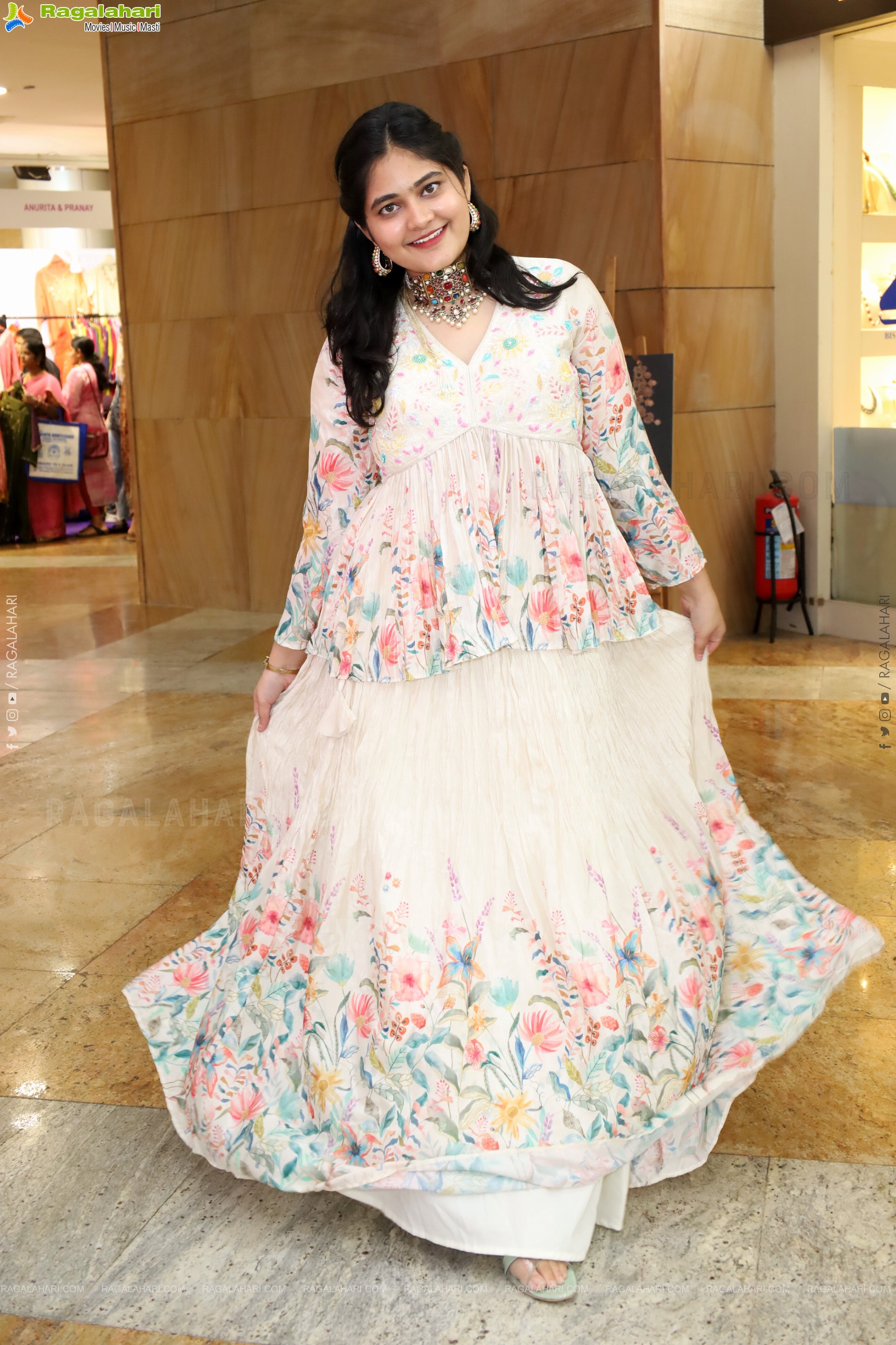 Milky Madhu Latest Stills, HD Photo Gallery