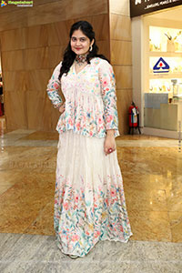 Milky Madhu Latest Stills, HD Photo Gallery