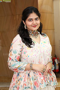 Milky Madhu Latest Stills, HD Photo Gallery