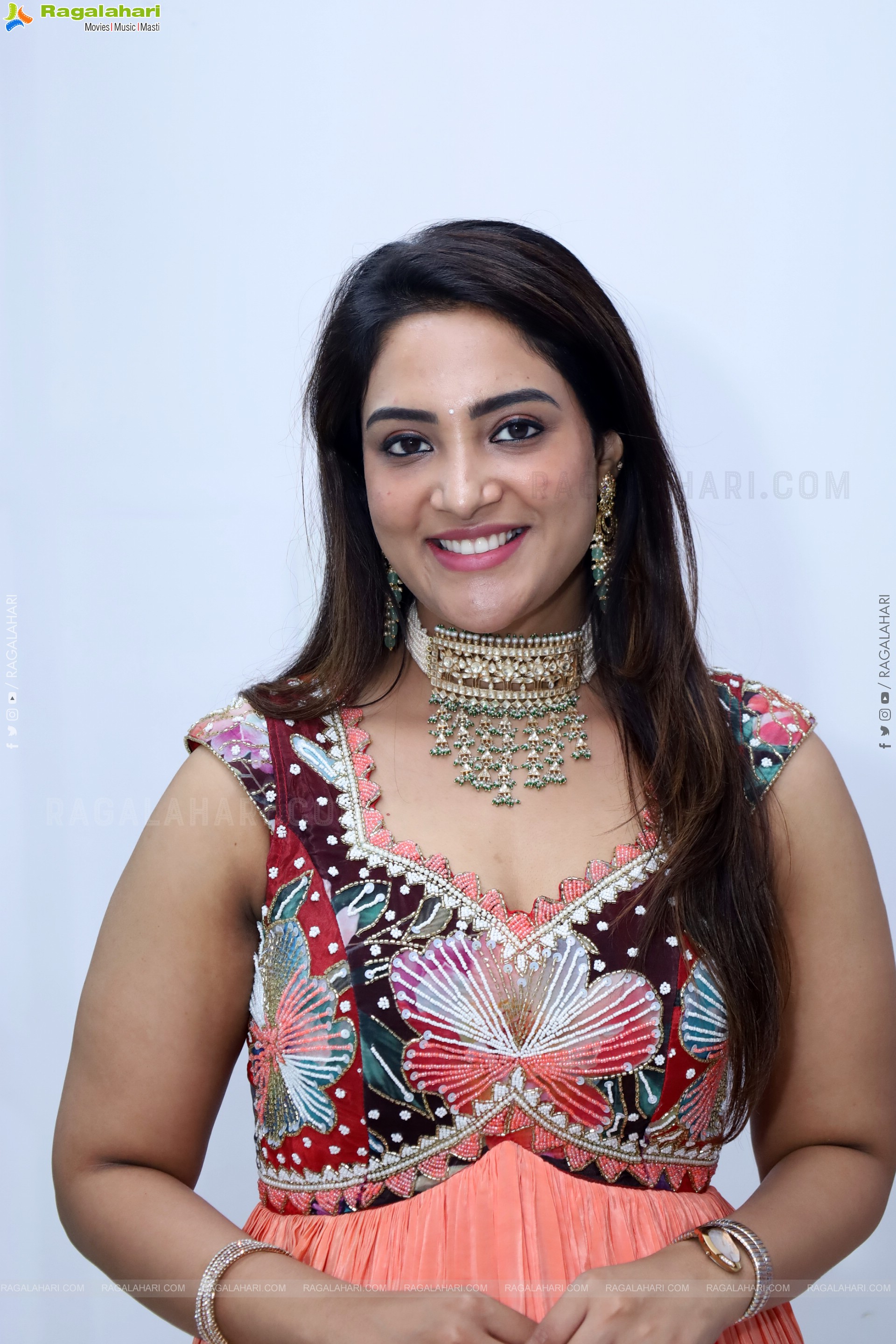 Nirupama stills in Designer Dress, HD Gallery