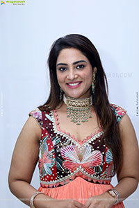 Nirupama stills in Designer Dress, HD Gallery