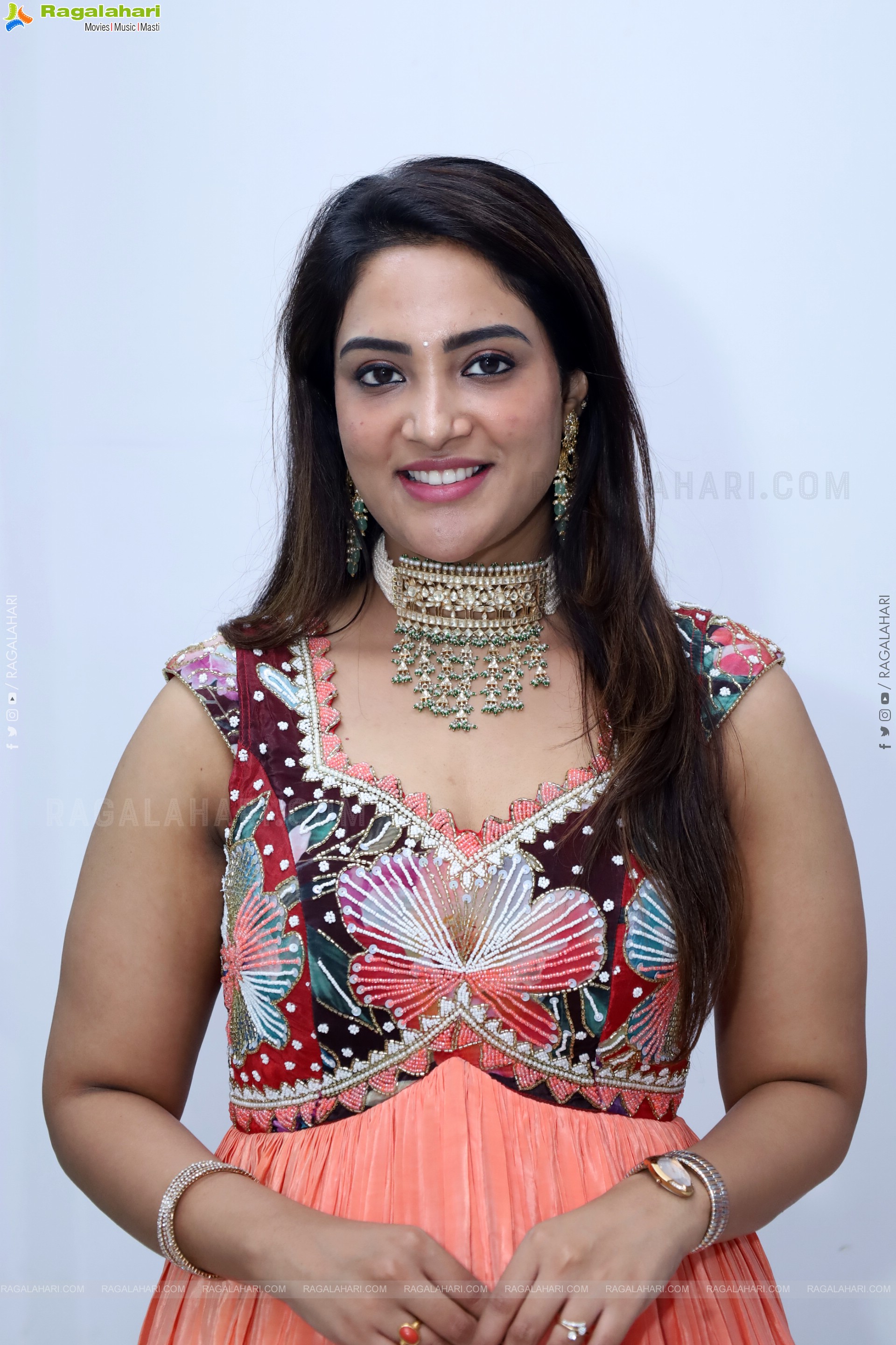Nirupama stills in Designer Dress, HD Gallery