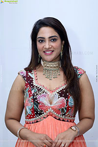Nirupama stills in Designer Dress, HD Gallery