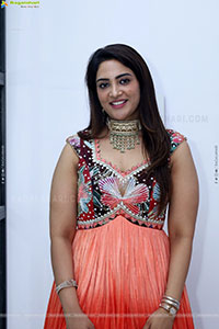 Nirupama stills in Designer Dress, HD Gallery