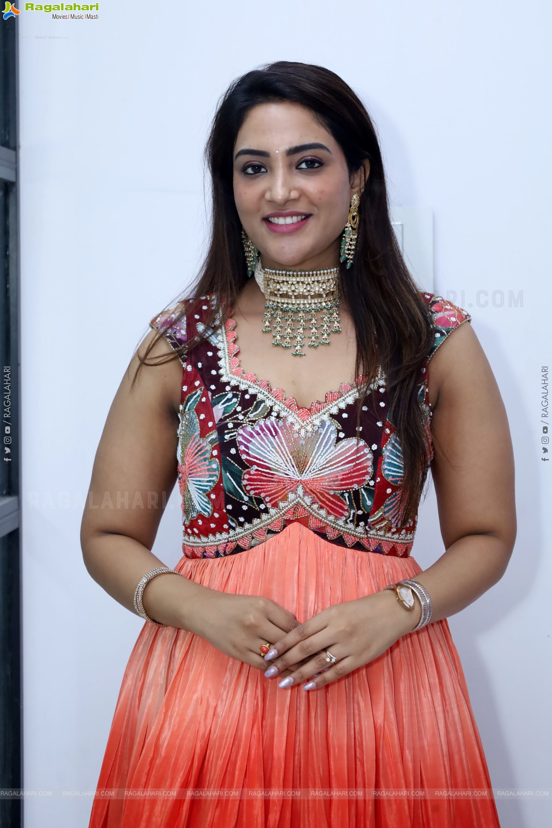 Nirupama stills in Designer Dress, HD Gallery