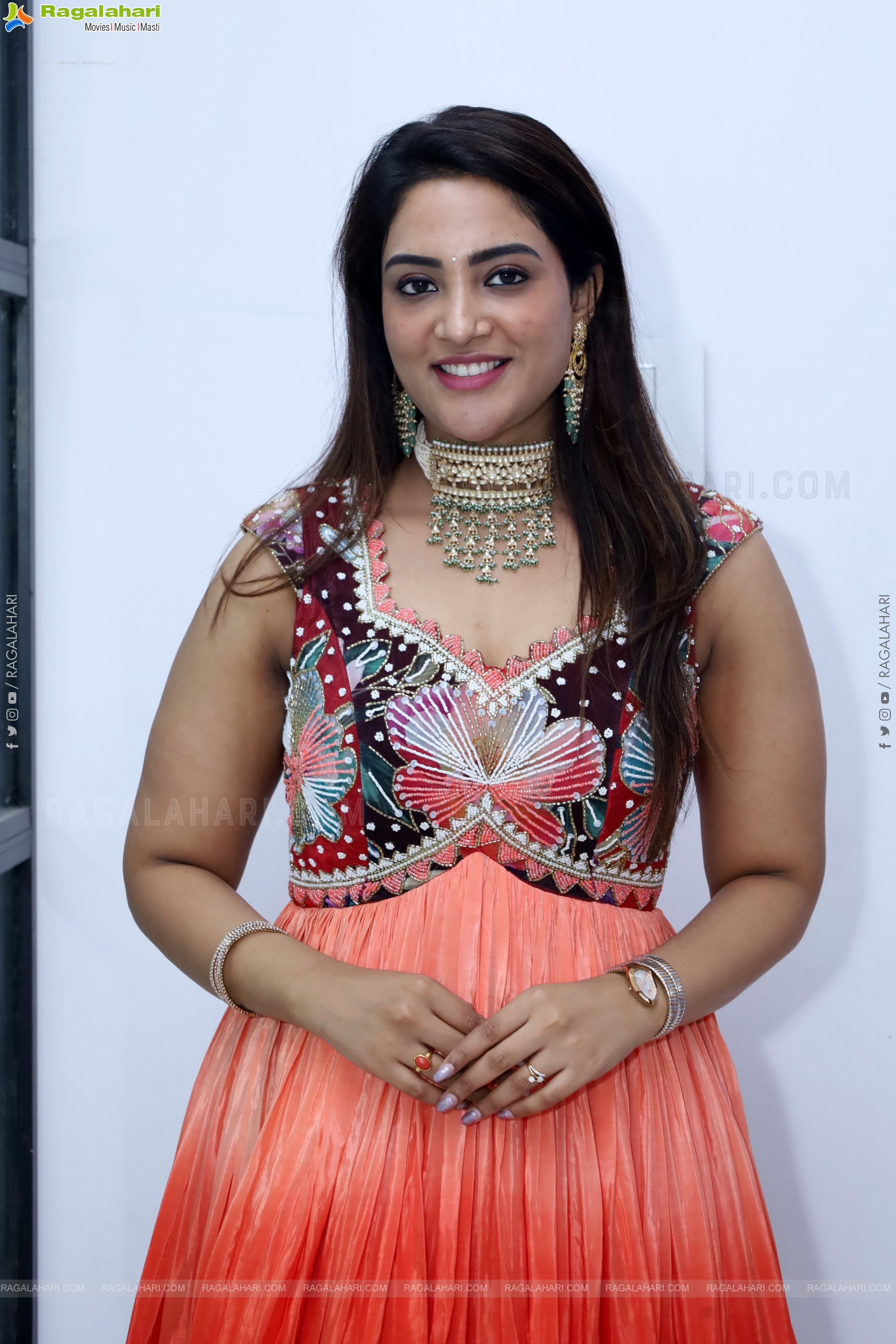 Nirupama stills in Designer Dress, HD Gallery