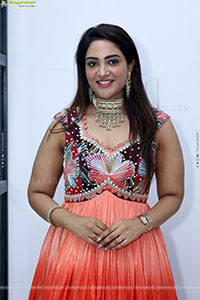 Nirupama stills in Designer Dress, HD Gallery