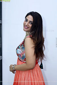 Nirupama stills in Designer Dress, HD Gallery