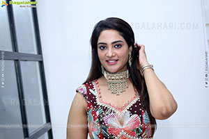 Nirupama stills in Designer Dress, HD Gallery