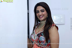 Nirupama stills in Designer Dress, HD Gallery