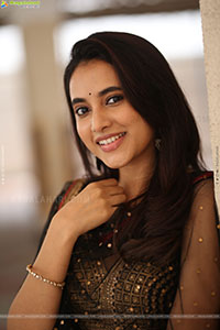 Priyanka Arul Mohan at OG Interview, HD Gallery