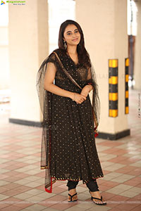 Priyanka Arul Mohan at OG Interview, HD Gallery