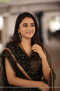 Priyanka Arul Mohan at OG Interview, HD Gallery