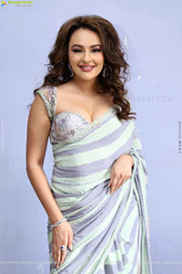 Seerat Kapoor at Jatasya Maranam Dhruvam Teaser Launch