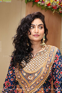 Sharon Fernandes Latest HD Stills, Photo Gallery