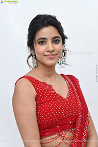 Shivani Nagaram at Little Hearts Movie Interview, HD Gallery